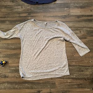 Quarter sleeve shirt